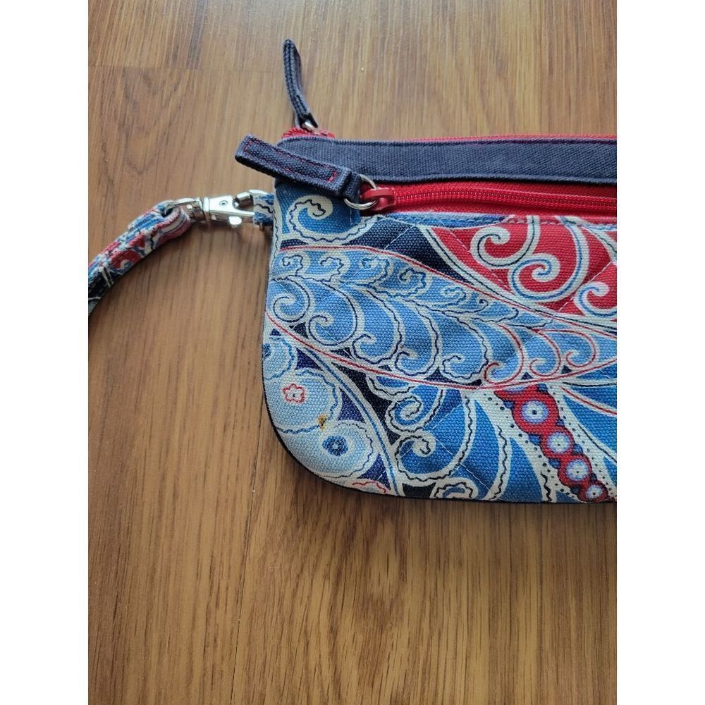 Vera Bradley Wristlet - Picture 8 of 9
